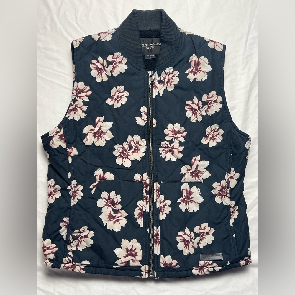 Obey Propaganda Women’s Size M 
Floral Quilted Vest Blue, White & Pink
